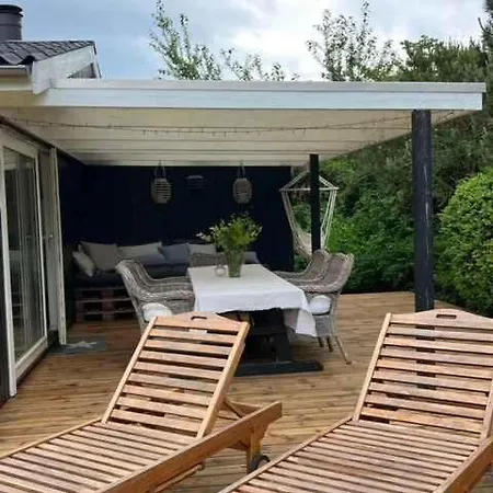 Lovely With Annex And Garden Feriehus Dronningmølle